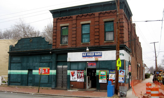 Blue Wheeler on Marshall Street (photo 2007, closed 2016)
